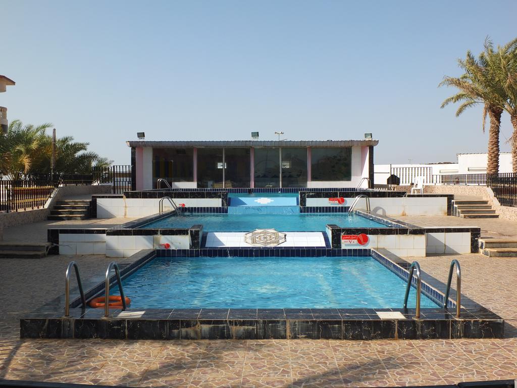Al Ahmadi Plaza Resort Yanbu Exterior photo