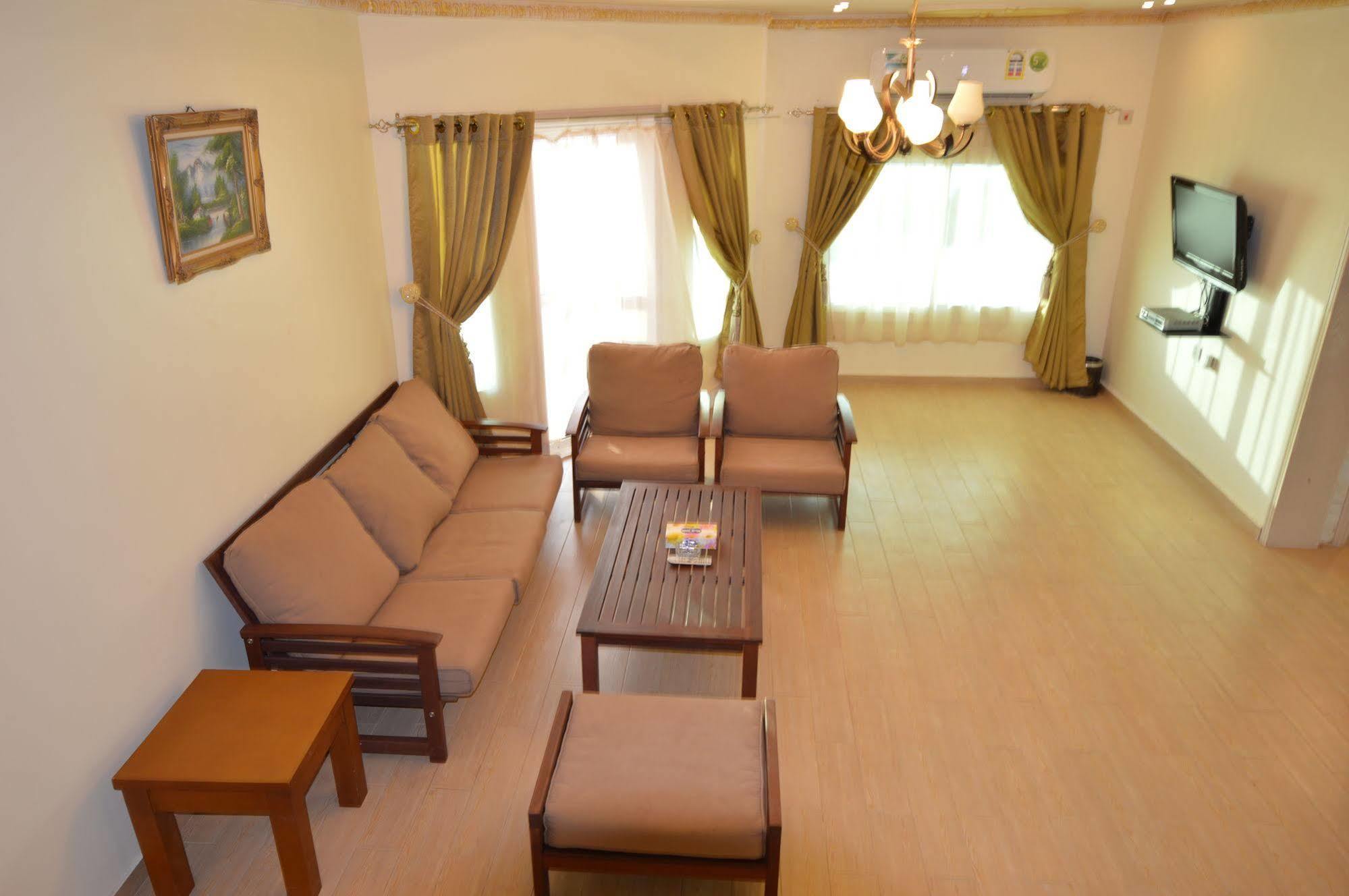 Al Ahmadi Plaza Resort Yanbu Exterior photo