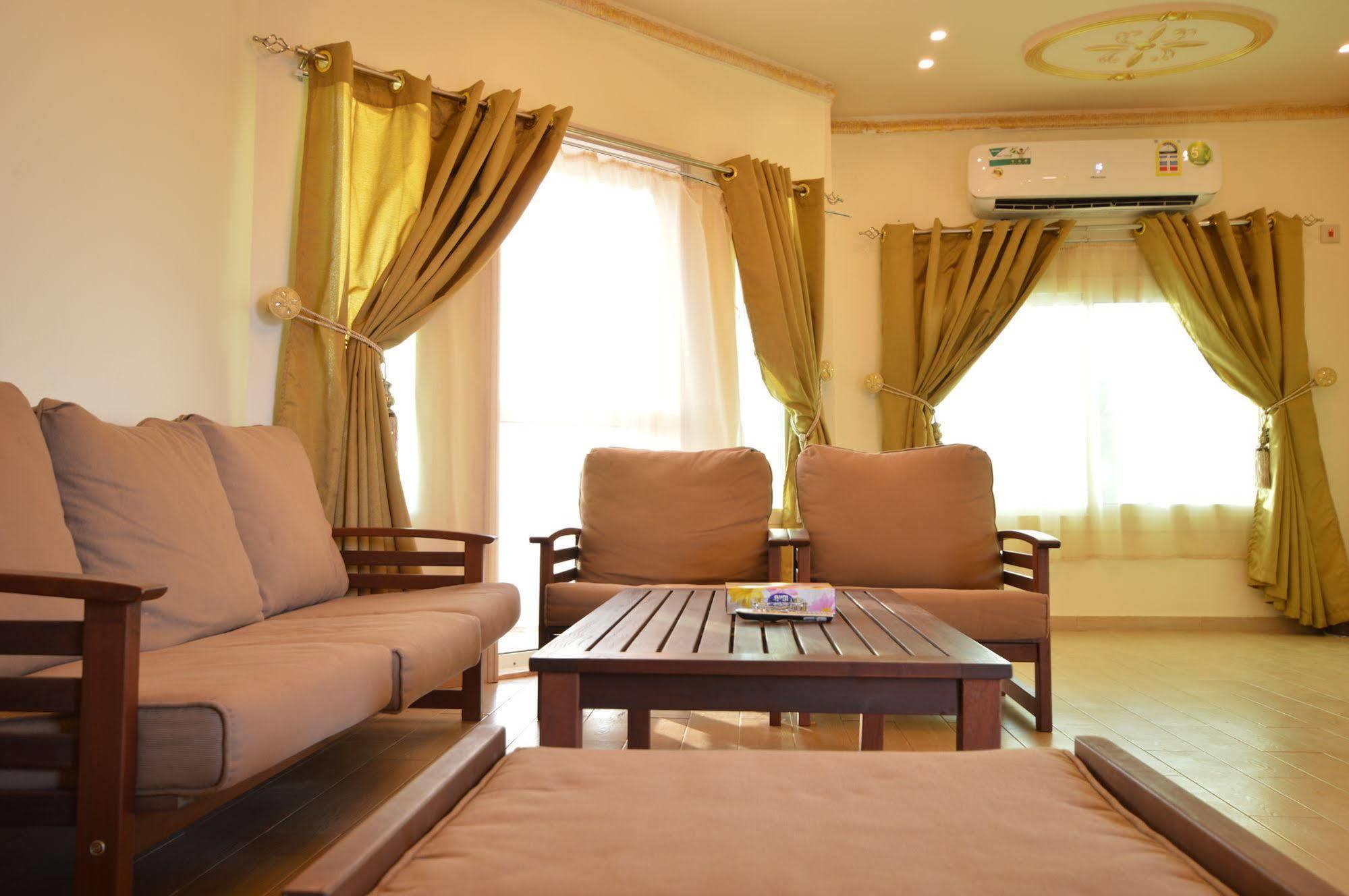 Al Ahmadi Plaza Resort Yanbu Exterior photo