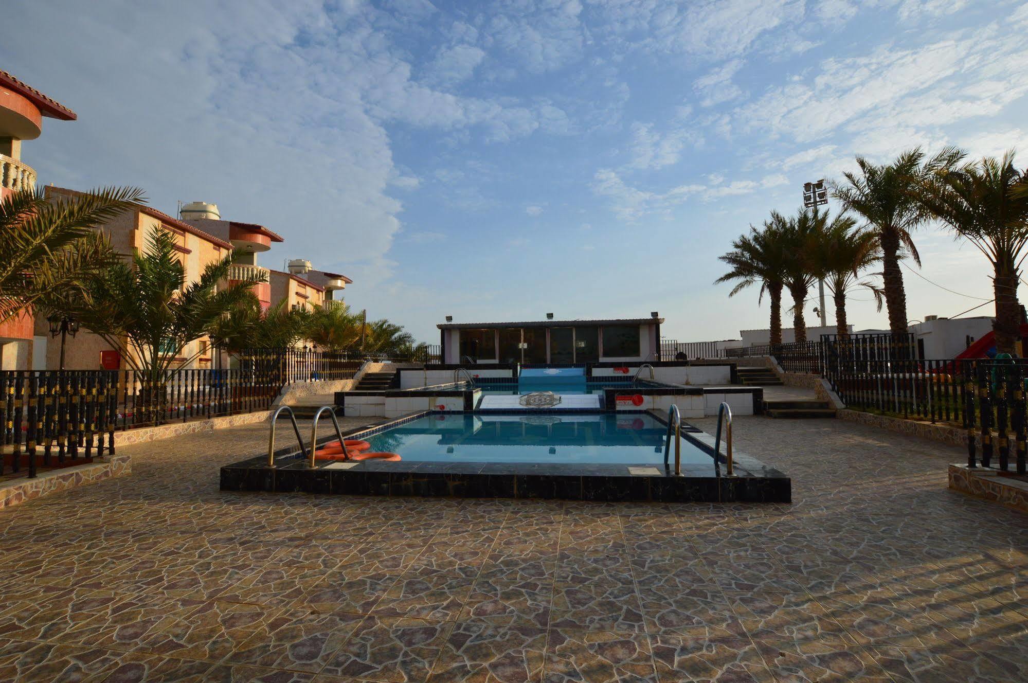 Al Ahmadi Plaza Resort Yanbu Exterior photo
