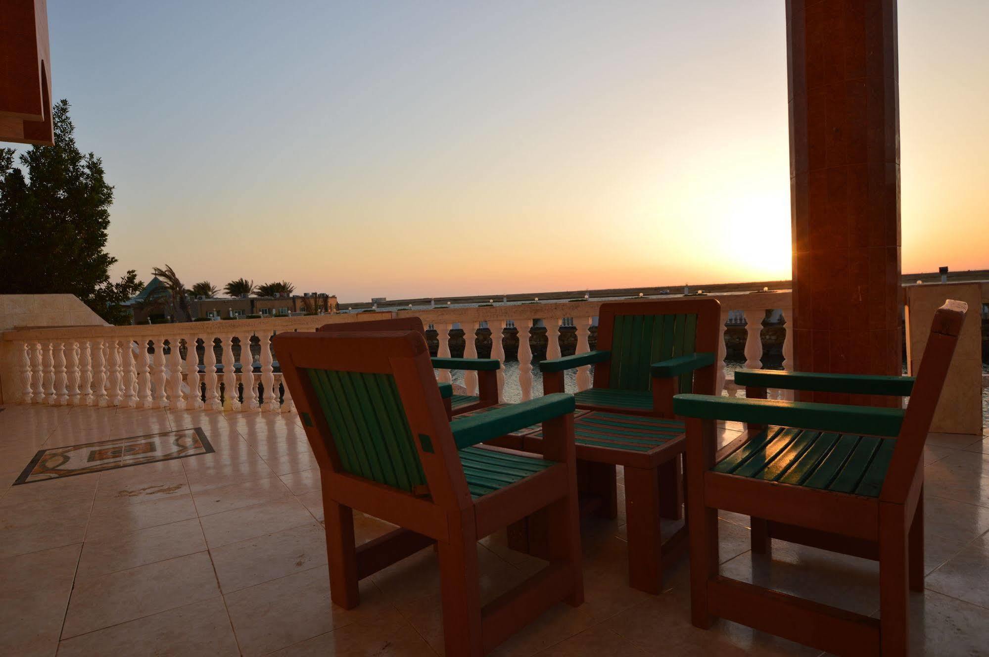 Al Ahmadi Plaza Resort Yanbu Exterior photo